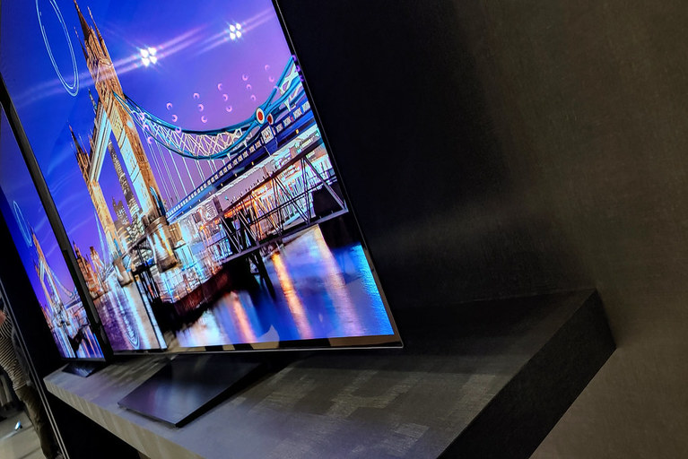OLED display in smart TV