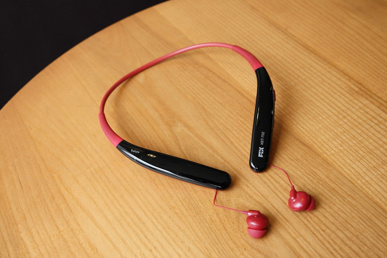 Bluetooth earphones