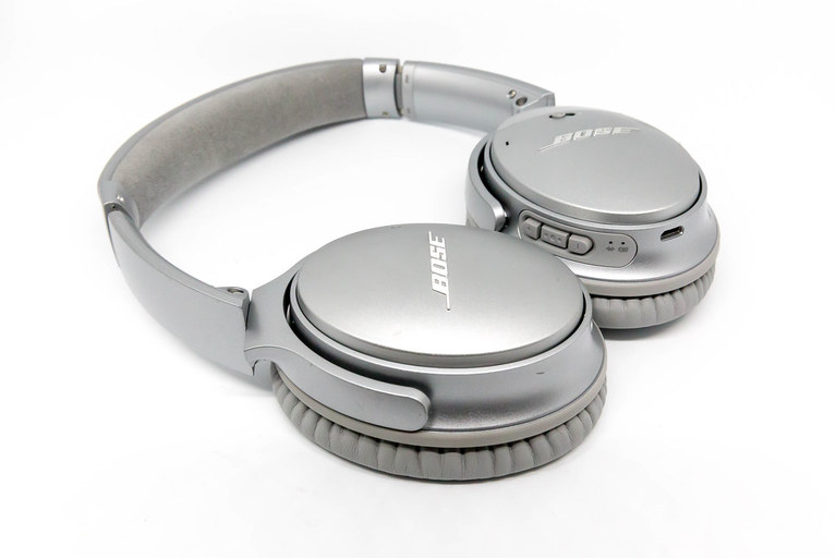 Noise cancellation headphones